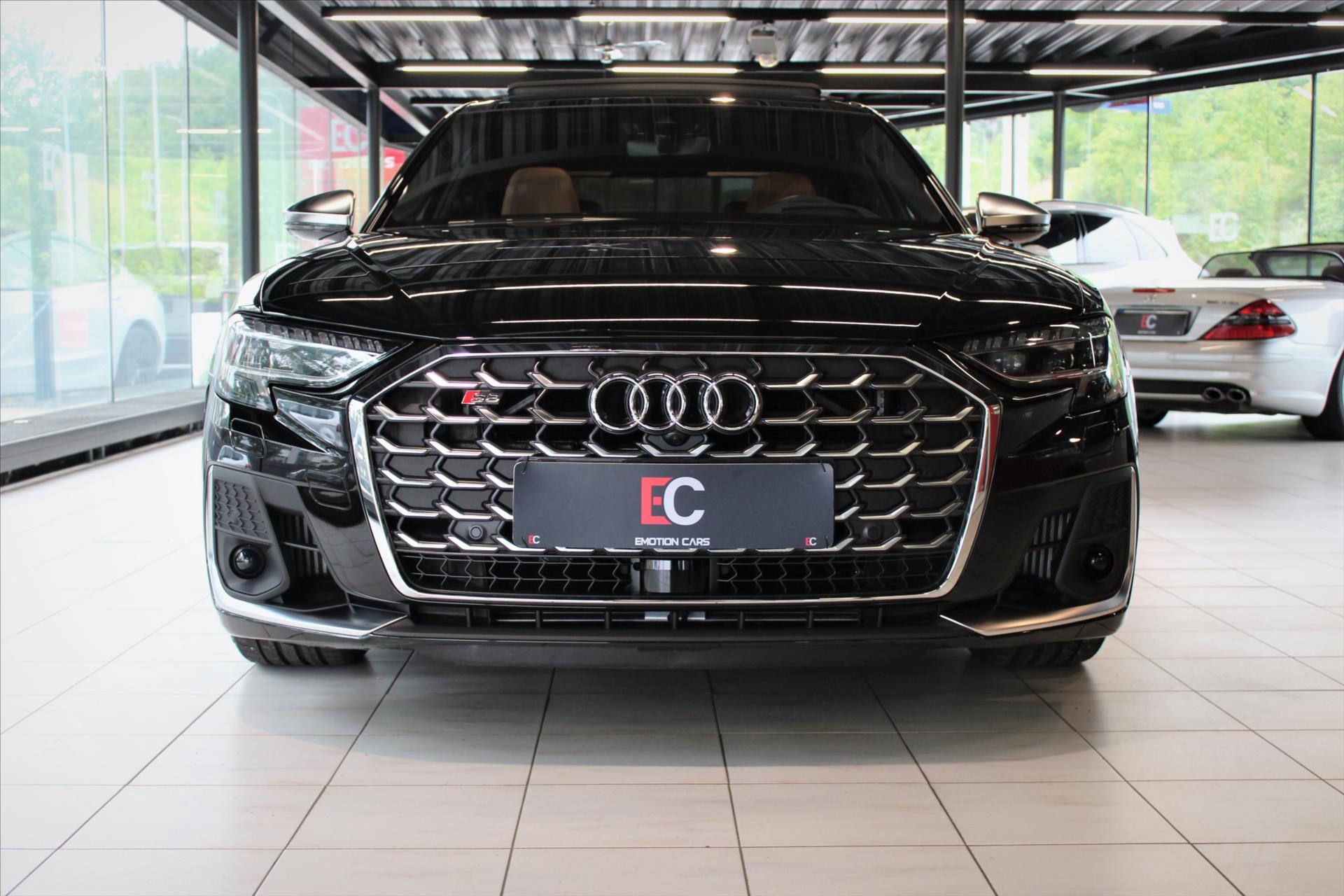 Audi S8